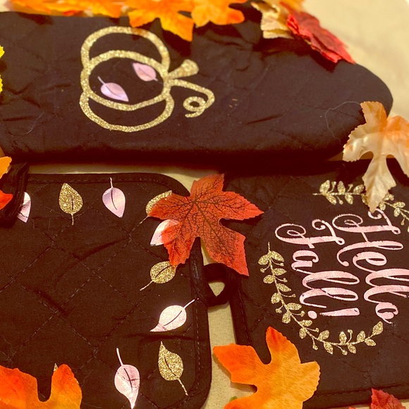Custom “Fall” Pot Holder Set - Picture 4 of 5
